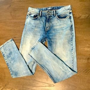 Men’s bleached jeans